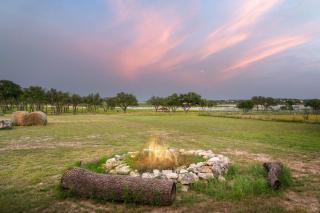 Lakeshore Lodge 2 - Minutes from lake - Canyon Lake - 4