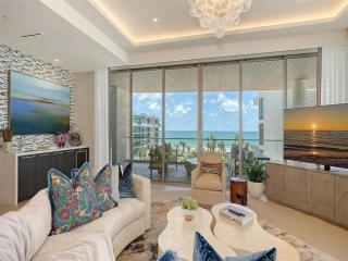 Beautiful Corner Condo with Gulf and Bay Views - Longboat Key - 9