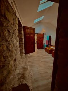 Stone house with pool - Ivišovo Greblje - 2