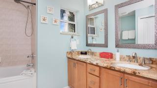 Beach Bike Ride Salt Water Pool Sleeps 10 - 2