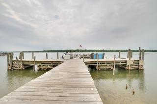 Fish, Boat and Relax Lakefront Cedarville Cabin - Cedarville - 7