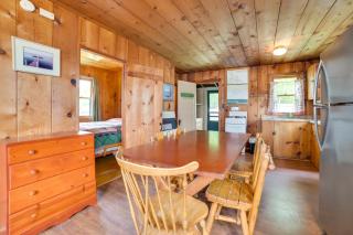 On Lake Huron Pet-Friendly Cabin in Cedarville! - Cedarville - 6