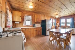 On Lake Huron Pet-Friendly Cabin in Cedarville! - Cedarville - 4