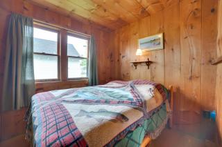 On Lake Huron Pet-Friendly Cabin in Cedarville! - Cedarville - 2