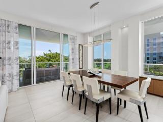 Chic Boca Stay with Golf Views - Boca Raton - 9