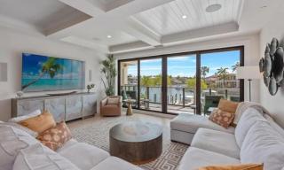 Refined Waterfront Retreat in The Moorings - Naples - 2