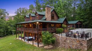 Views for Miles Sleeps 16 Hot Tub Arcade Games - Blue Ridge - 0