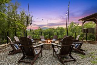 Views for Miles Sleeps 16 Hot Tub Arcade Games - Blue Ridge - 7