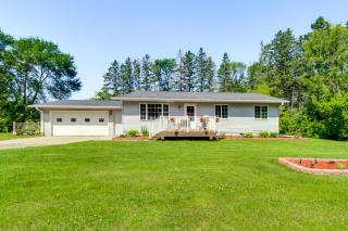 Country Living Near Main St Quiet Minnesota Home - - 0