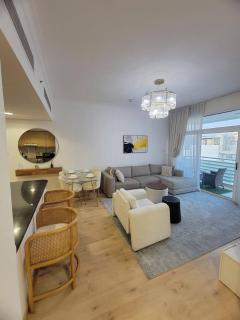 Spacious 2br Canal Vibes Business Bay Stay - 8
