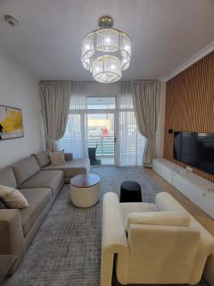 Spacious 2br Canal Vibes Business Bay Stay - 6