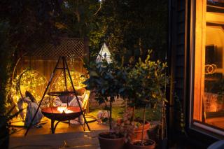 Hollow Heath Hideaway - Layer de la Haye - 8
