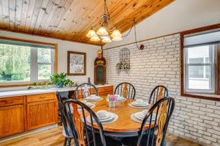 7 Mi to Eldorado Marsh Family Home with Pool - Van Dyne - 5