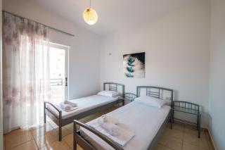 Sunny Beachside Apartment - Saranda - 3