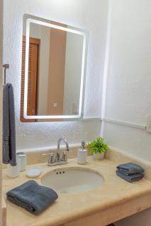 Modern 2BR Apt-3 Baths-Pool-Wi-Fi-Steps to Beach - Playa del Carmen - 6