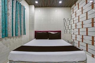 Hotel O Taj Lodging and Boarding - Bombay - 3