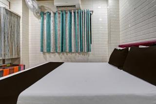 Hotel O Taj Lodging and Boarding - Bombay - 2