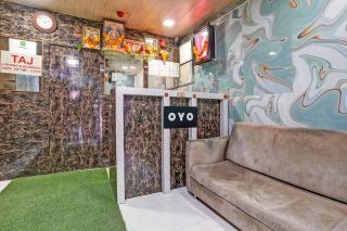 Hotel O Taj Lodging and Boarding - Bombay - 1