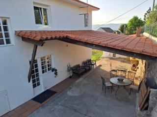 Casa con vistas al mar, campo y barbacoa - 1