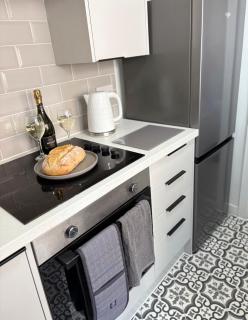 Spacious House - Contractors and Groups Welcome - Sleeps 7 - Liverpool - 1