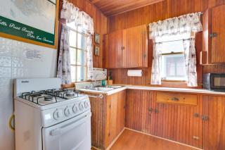 Sandy Beach and Sunset Views Cedarville Cabin! - Cedarville - 1