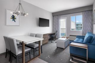 Best Western Premier Hotel at Fisher's Landing - 8