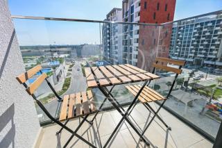 Modern Cozy 1BR Retreat Azizi Riviera Dubai - 6