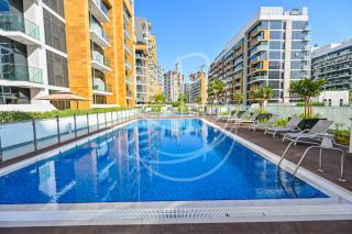 Modern Cozy 1BR Retreat Azizi Riviera Dubai - 2