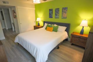 Colorful Resort-Feeling Condo - Palm Springs - 9