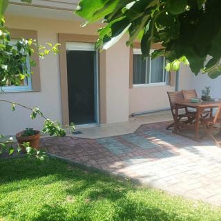 GH AXD private parking - 1