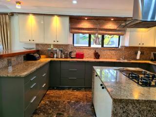 The Villa Luxe Hartbeespoort Golf and Wildlife Estate - Hartbeespoort - 8