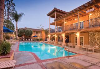 Wyndham Dolphin's Cove 2BR Suite with Resort Access - Anaheim - 9