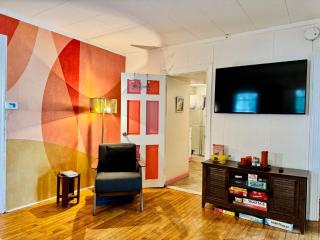 2BR Pet Friendly Gem with Garden - Burlington - 8