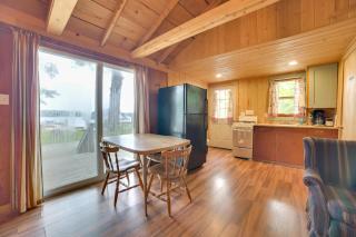 Dock and Beach Access Lake Huron Home in Cedarville - Cedarville - 6