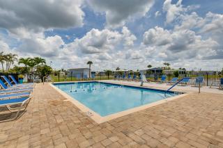 4 Mi to Beach: Fort Myers Home w/ Pool Access! - 8