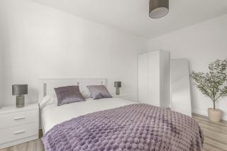 Bright & Modern London Apartment - Barking - 9