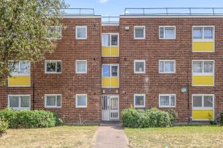 Bright & Modern London Apartment - Barking - 7