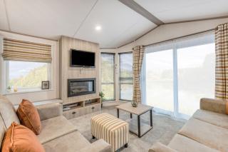 Lakefront Fountain View Lodge 5 Star Country Park S - 8