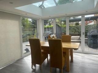Camberley Retreat With Paws and Parking - Sandhurst - 8