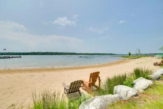 Pet-Friendly Cabin with Deck in Les Cheneaux Islands - Cedarville - 0