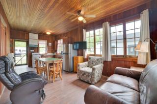 Pet-Friendly Cabin with Deck in Les Cheneaux Islands - Cedarville - 8