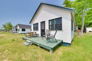 Cabin on Lake Huron in Les Cheneaux Islands! - Cedarville - 9