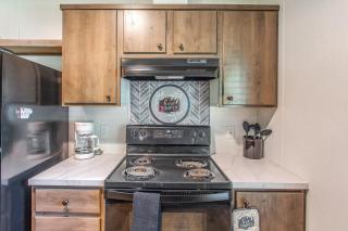 2 Mi to Ocean Isle Beach Family Home with Deck! - 5