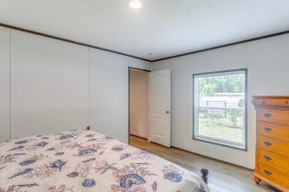 2 Mi to Ocean Isle Beach Family Home with Deck! - 2