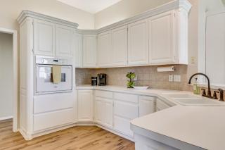 Less Than 1 Mi to Oak Tree National Cozy Getaway! - Edmond - 1