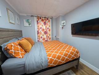 Walk to Trinity Hartford 2BR Gem Barry Square - 8