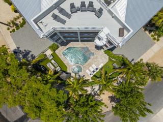 400ft to Beach, Ocean View, Pool, Rooftop, in the Siesta Key Village, 6-bdr - Siesta Key - 8