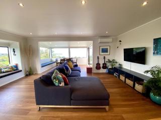 Family home - stunning sea views! -  - 2