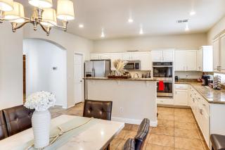 North Las Vegas Home with Hot Tub - 14 Mi to Strip! - Las Vegas - 6