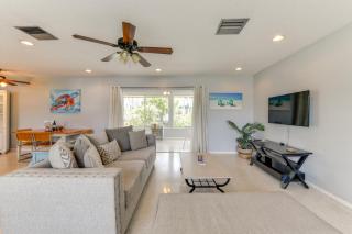 3 Mi to Siesta Key Beach Snowbird Haven with Lanai - Sarasota - 0
